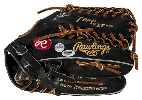 2001 Gary Sheffield Game Issued and Signed Rawlings Fielders Glove (PSA/DNA)